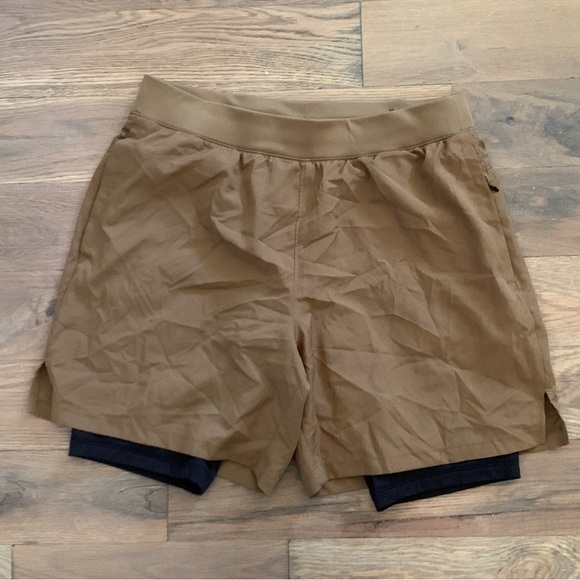 Old Navy Active Brown Athletic Shorts Size Medium - Picture 1 of 6